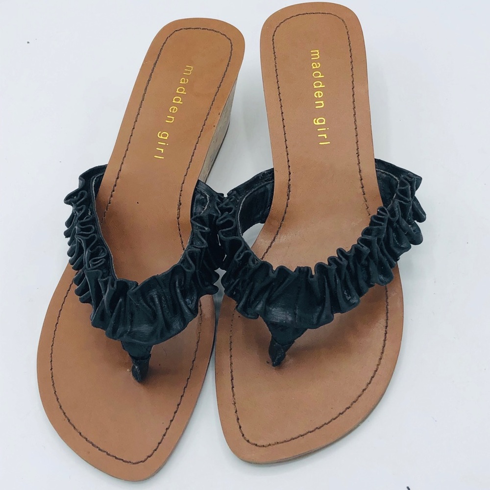 Madden girl accordion sandals